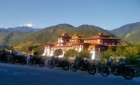THIMPHU TO PUNAKHA VIA DOCHU LA