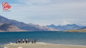 achingly-beautiful-views-of-pangong-tso