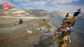 prayer-flags-at-places-of-high-wind