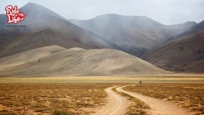 the-himalayas-have-mountains-and-plains